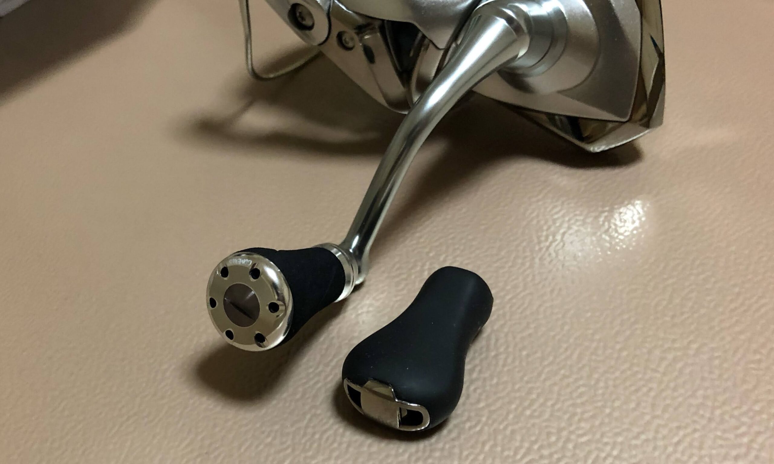 19ストラディック2500shgのハンドルをゴメクサスのハンドルノブに交換 Delight Hokkaido